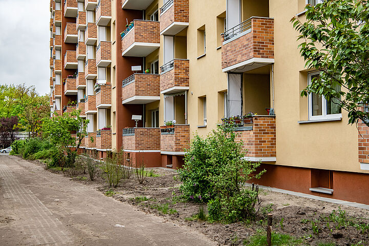 Außenansicht der Südekumzeile in Berlin- Spandau nach komplexer Sanierung von 170 Wohnungen
