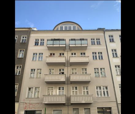 Außenansicht des neu erworbenen Bestandes von 28 Wohnungen in der Mühsamstraße 36 2021 in Berlin-Friedrichshain 